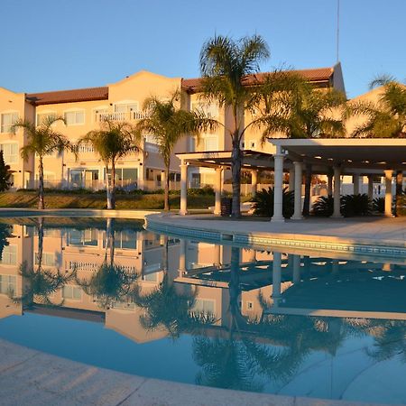 Howard Johnson Resort Spa & Convention Center Villa de Merlo Luaran gambar