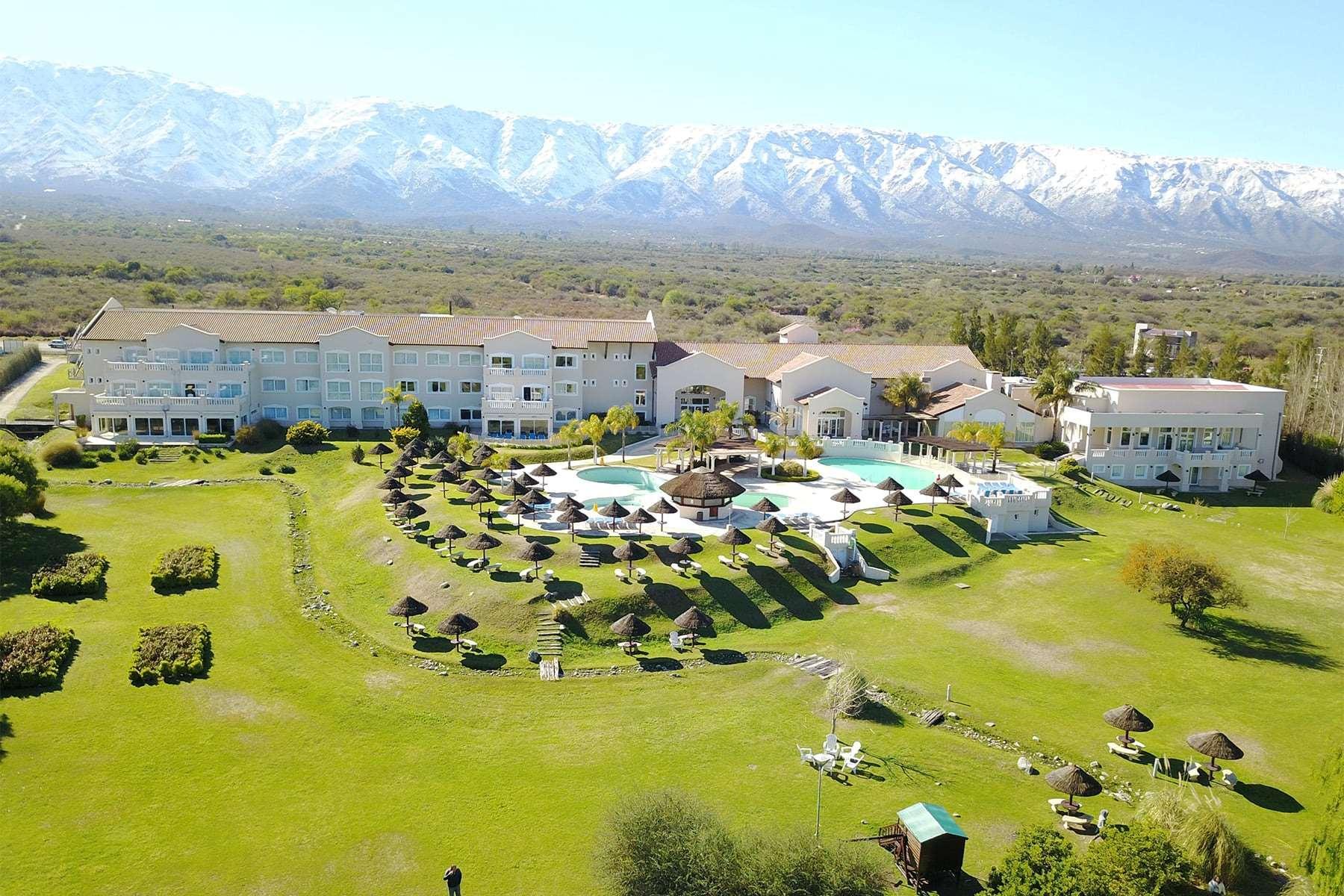 Howard Johnson Resort Spa & Convention Center Villa de Merlo Luaran gambar