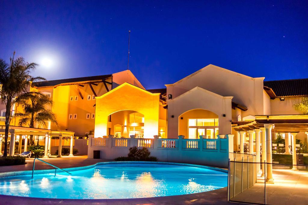 Howard Johnson Resort Spa & Convention Center Villa de Merlo Luaran gambar