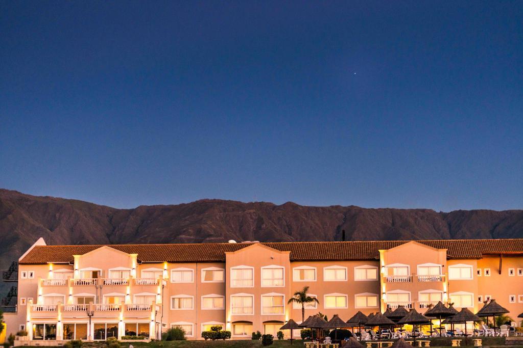 Howard Johnson Resort Spa & Convention Center Villa de Merlo Luaran gambar