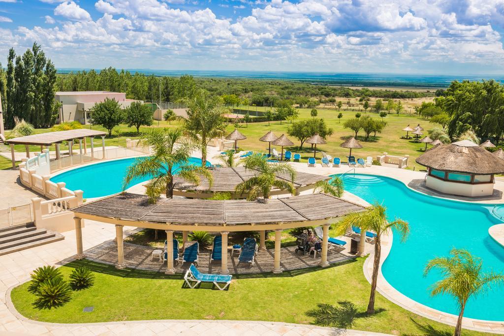 Howard Johnson Resort Spa & Convention Center Villa de Merlo Luaran gambar