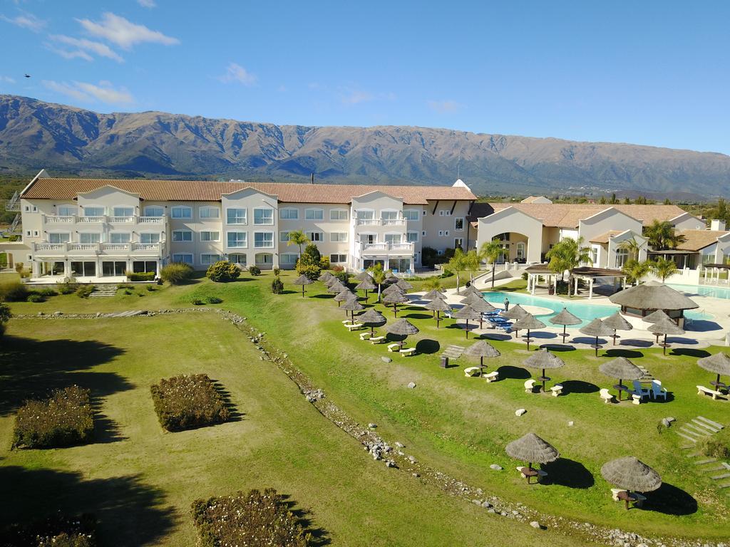 Howard Johnson Resort Spa & Convention Center Villa de Merlo Luaran gambar