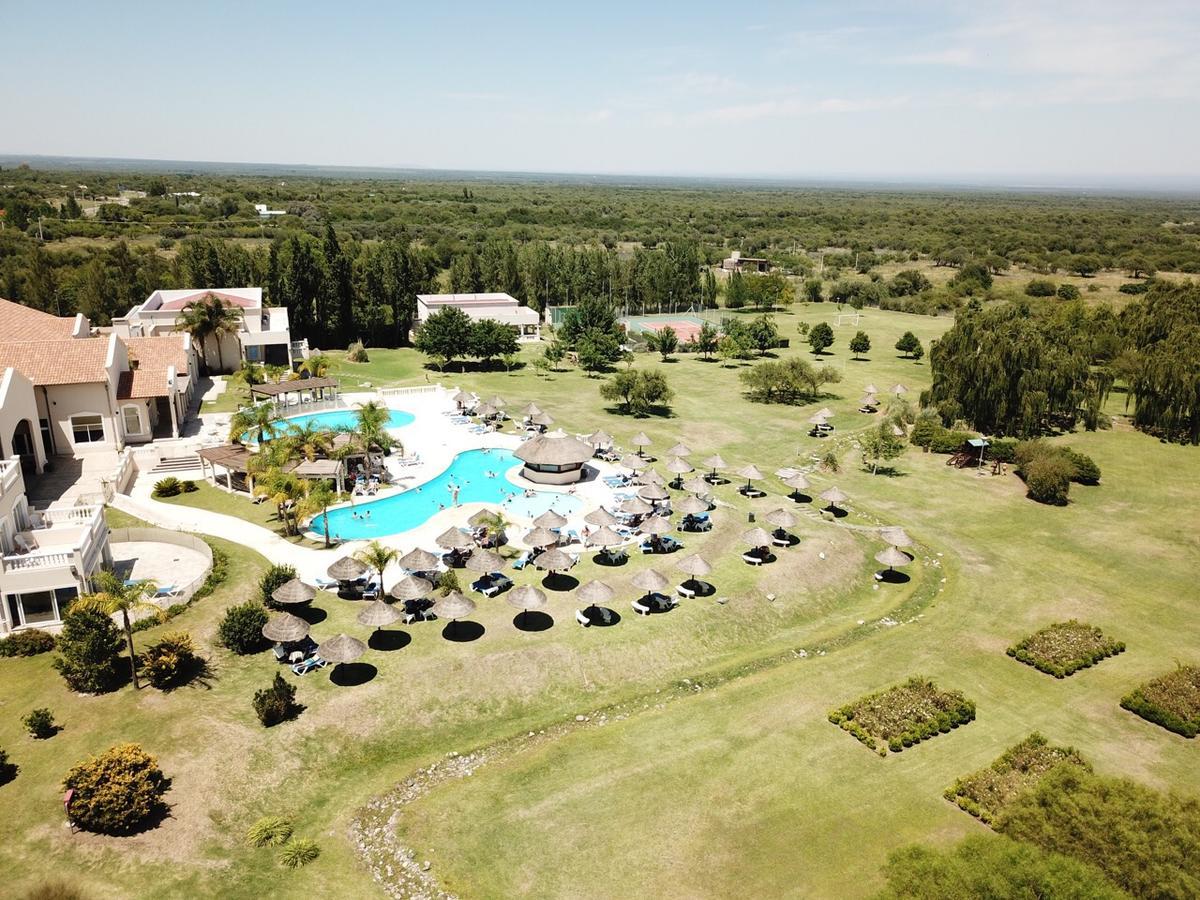 Howard Johnson Resort Spa & Convention Center Villa de Merlo Luaran gambar