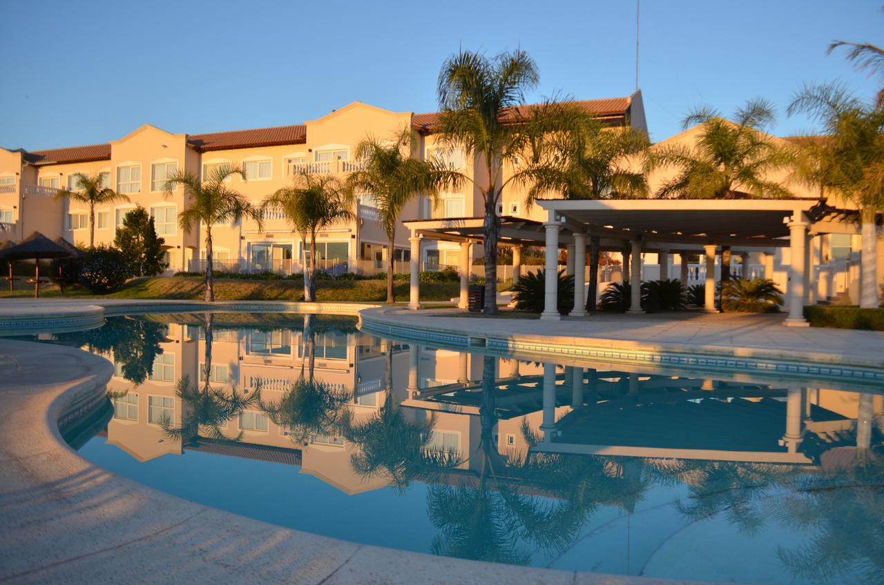 Howard Johnson Resort Spa & Convention Center Villa de Merlo Luaran gambar
